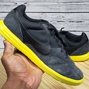 New Nike Premier II Sala Men’s Size 7(8.5 women's)  INDOOR  SOCCER Shoes AV3153